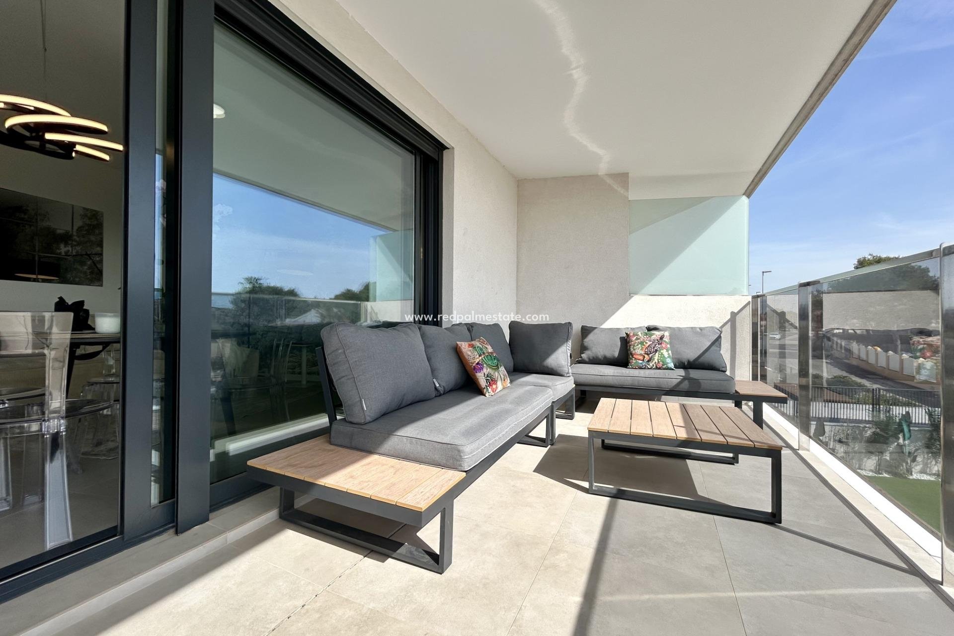 Resale - Apartment -
Orihuela Costa - Campoamor