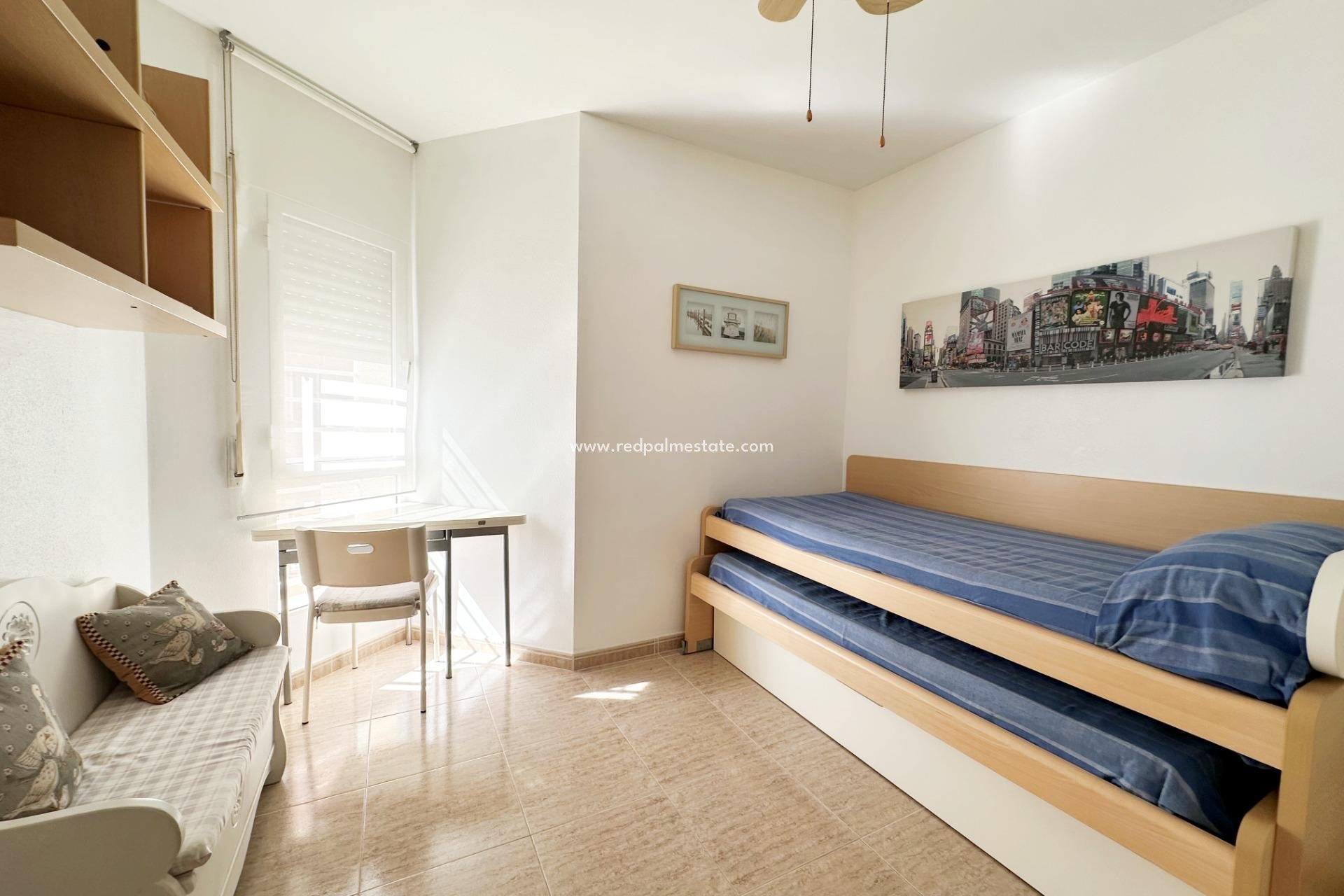 Resale - Apartment -
Orihuela Costa - Campoamor