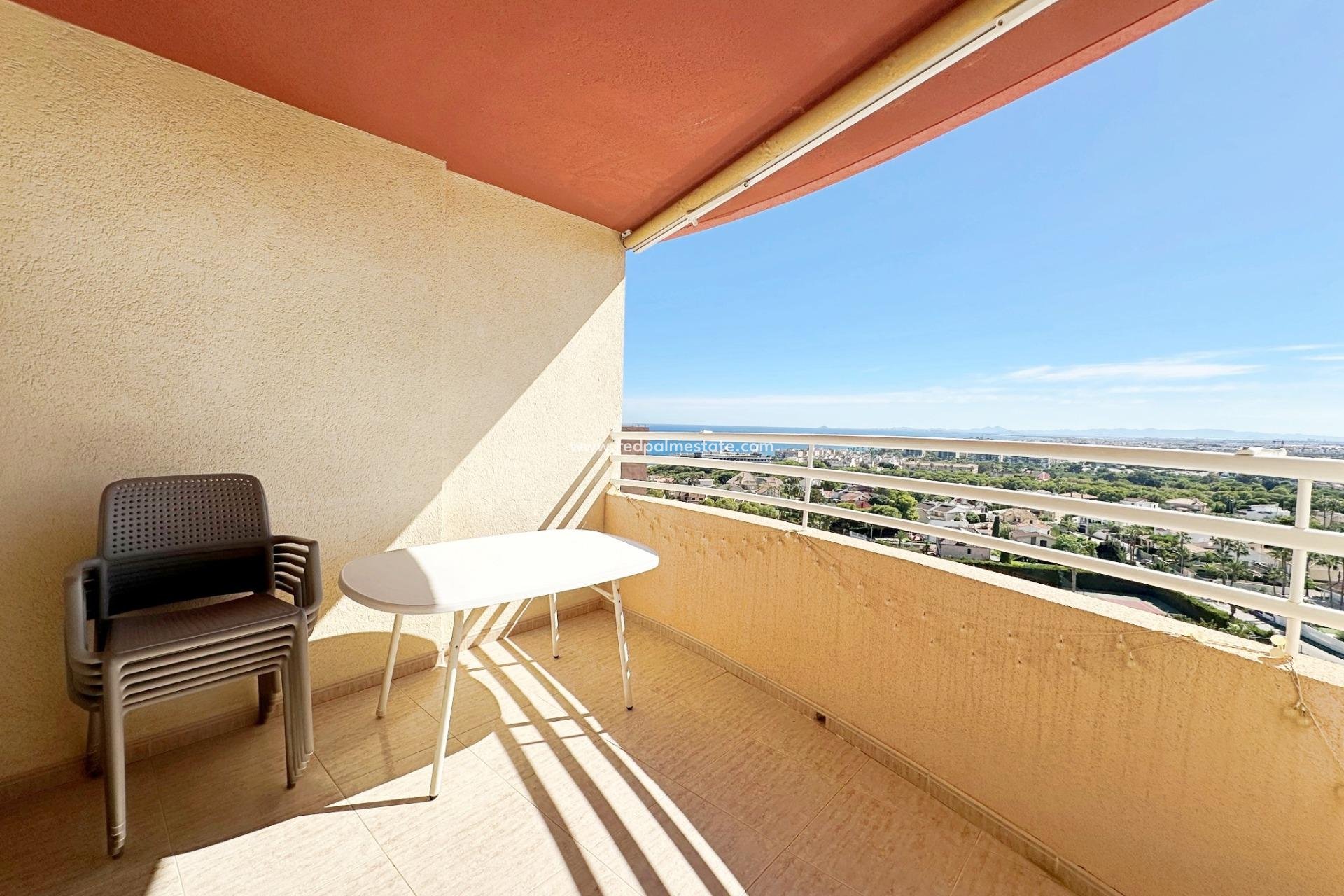 Resale - Apartment -
Orihuela Costa - Campoamor