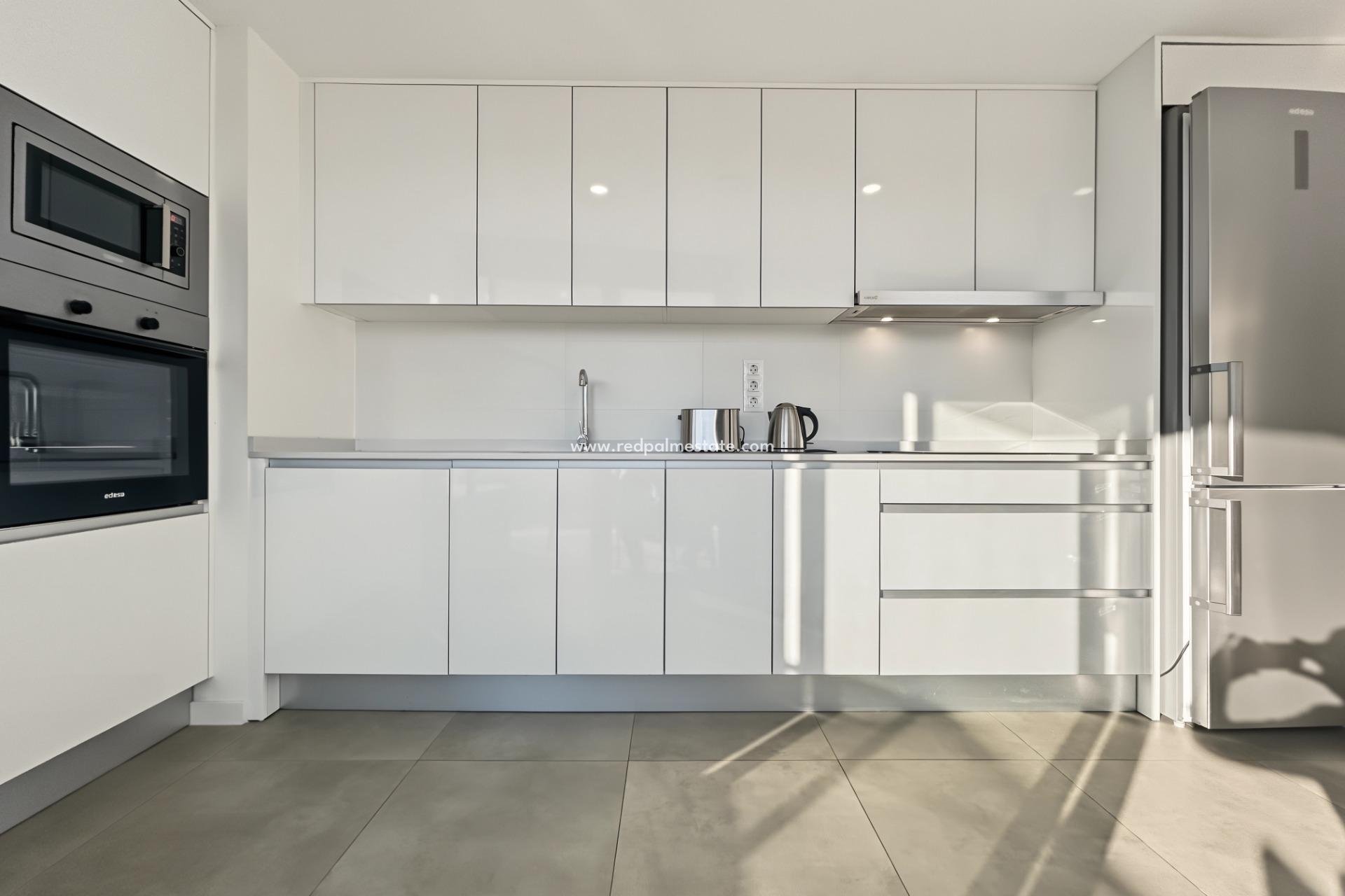 Resale - Apartment -
Orihuela Costa - Campoamor
