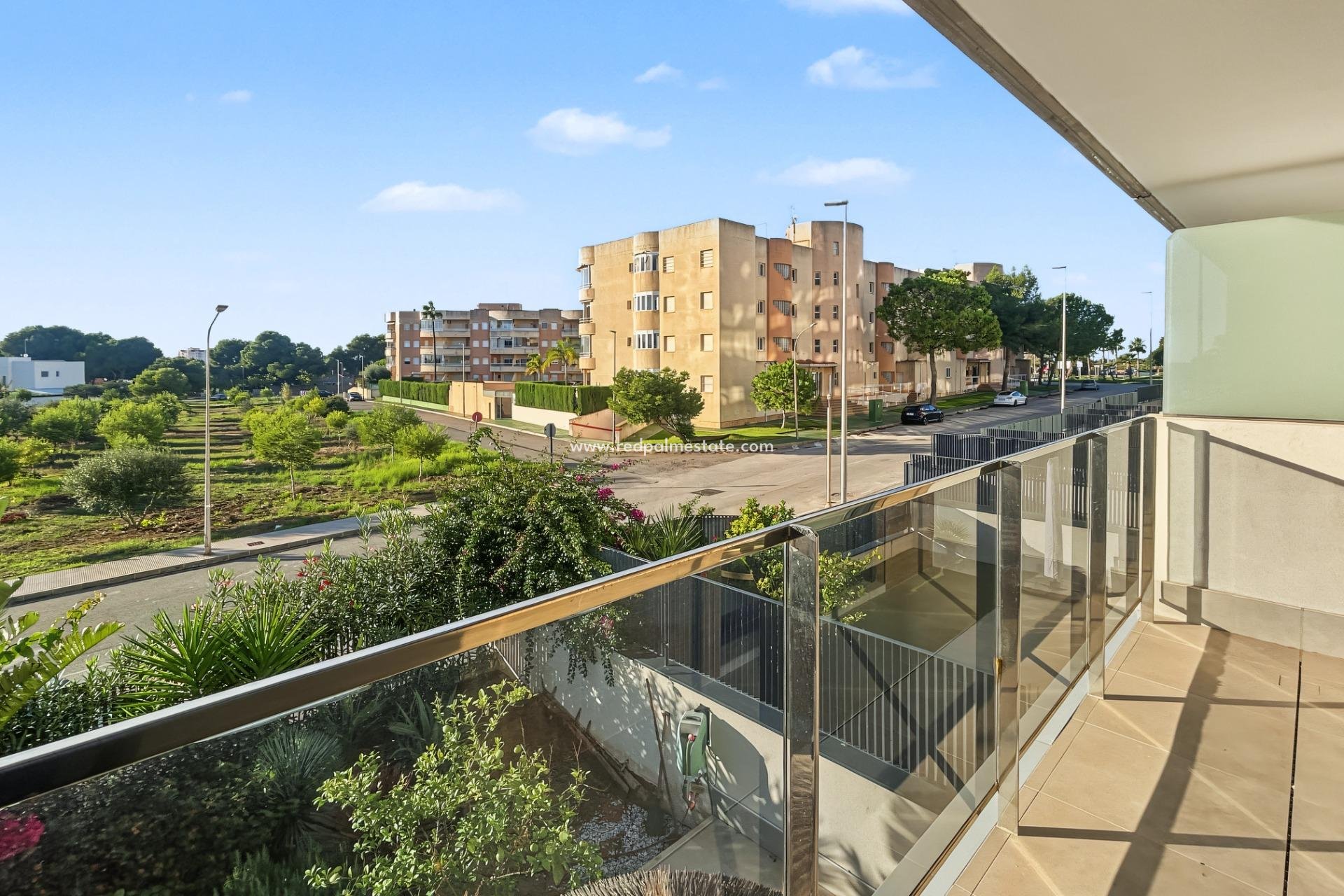 Resale - Apartment -
Orihuela Costa - Campoamor