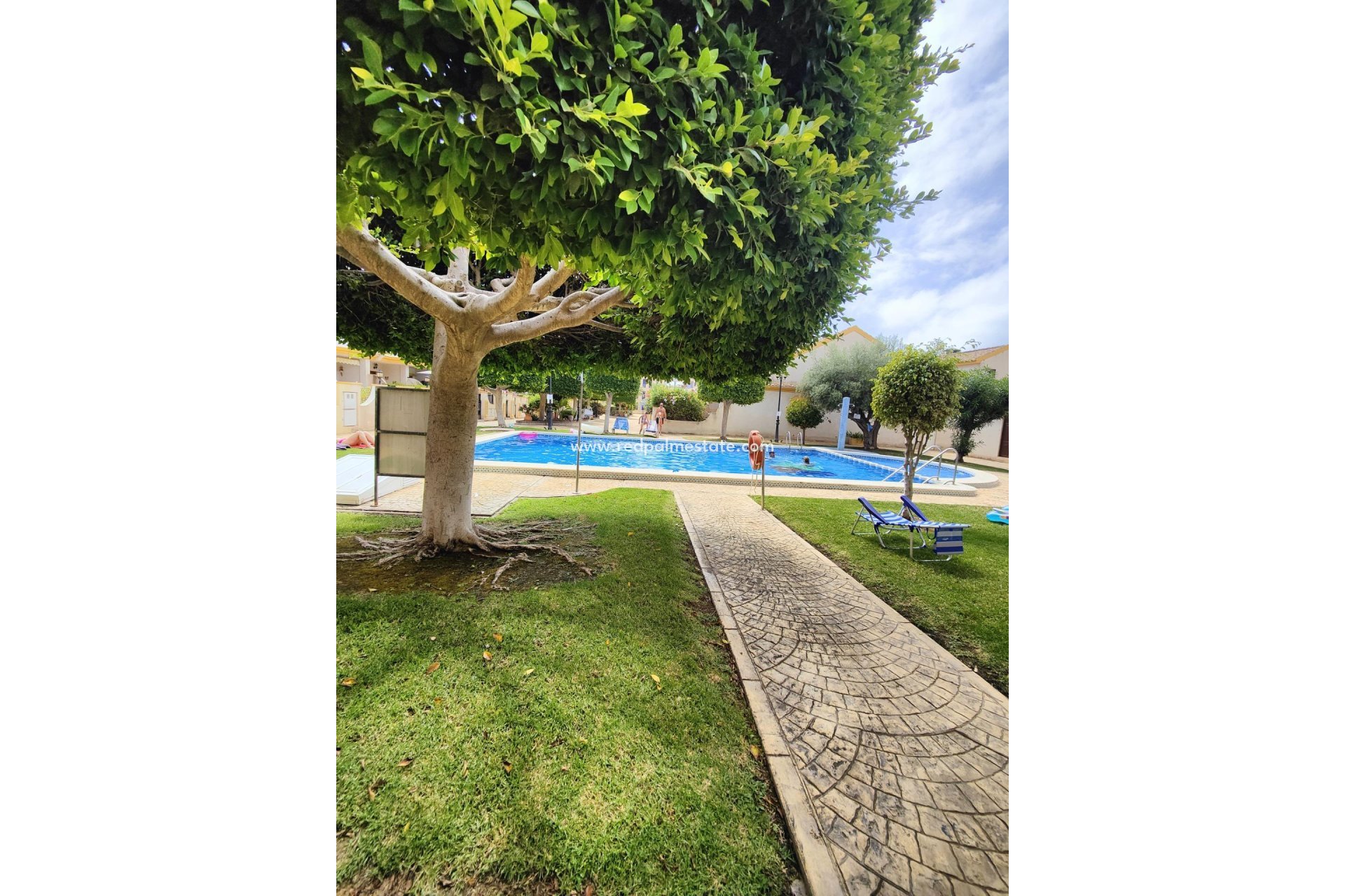 Resale - Apartment -
Orihuela Costa - Campoamor