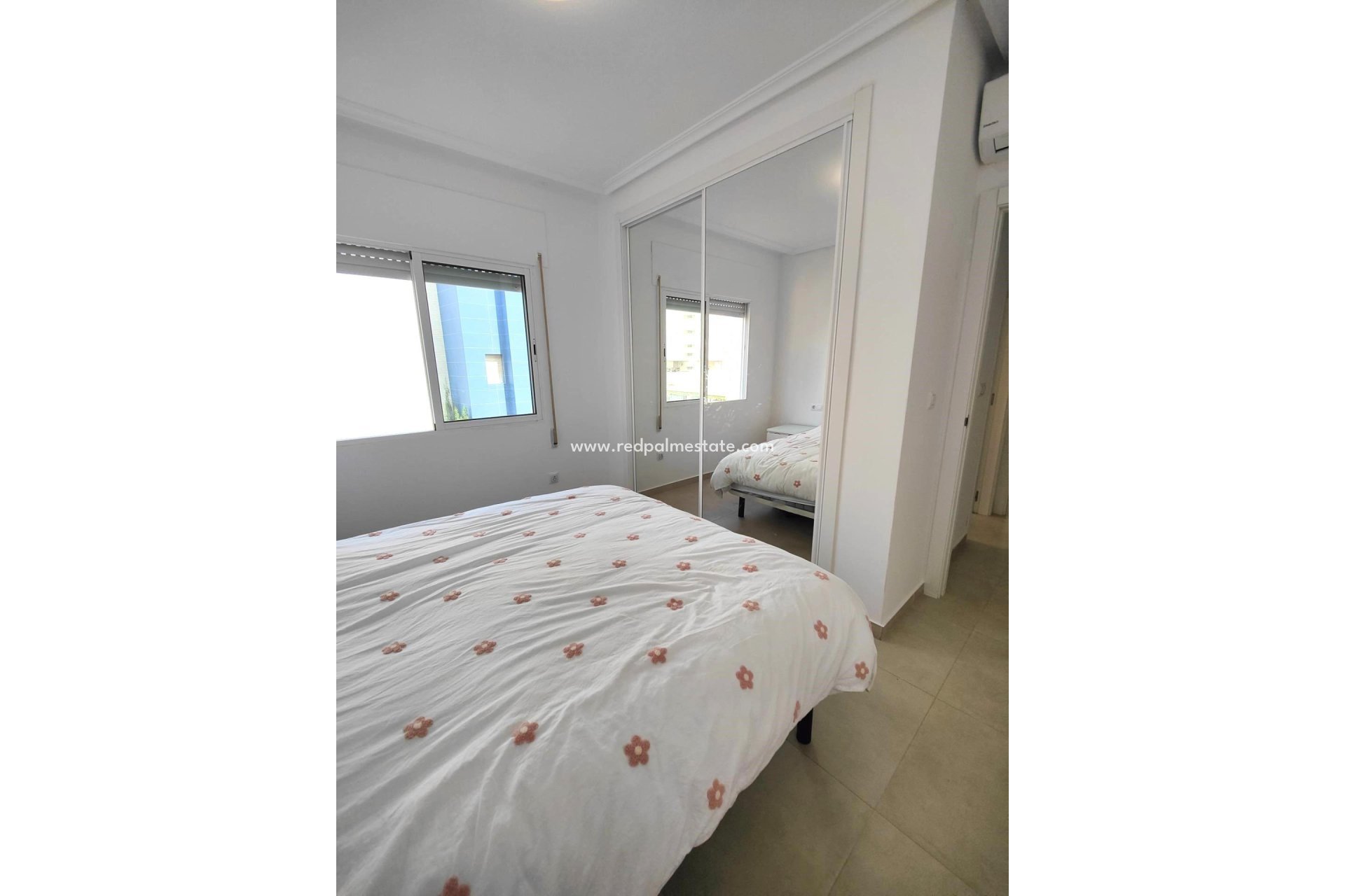 Resale - Apartment -
Orihuela Costa - Campoamor