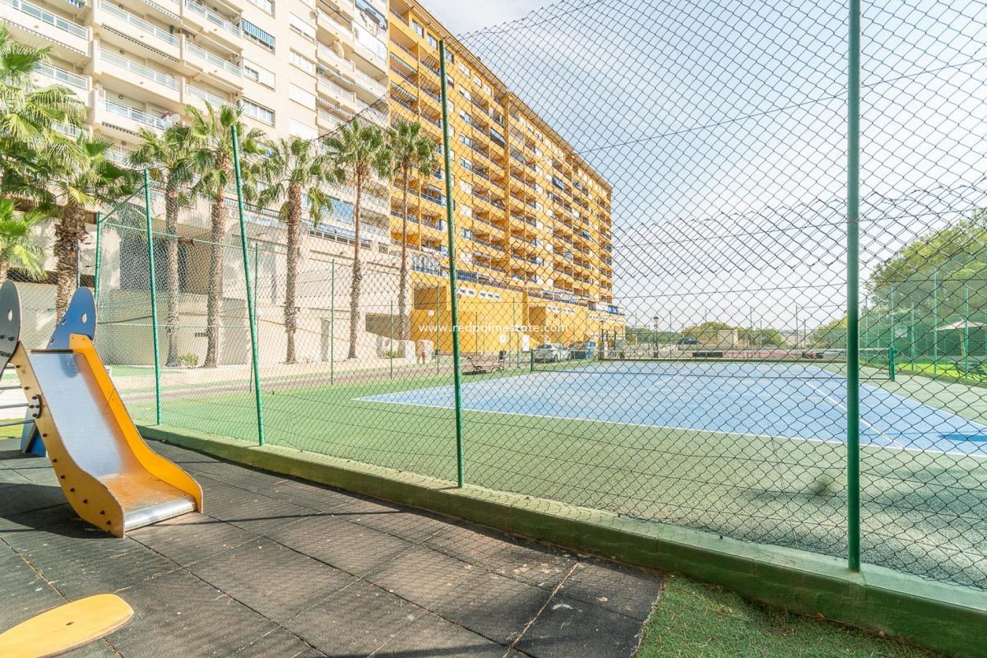 Resale - Apartment -
Orihuela Costa - Campoamor