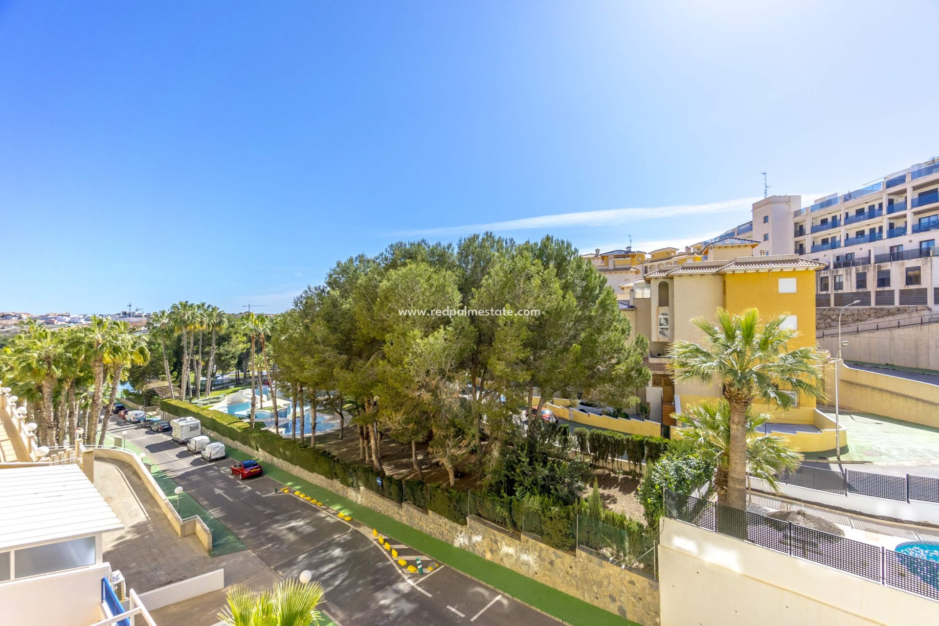 Resale - Apartment -
Orihuela Costa - Campoamor