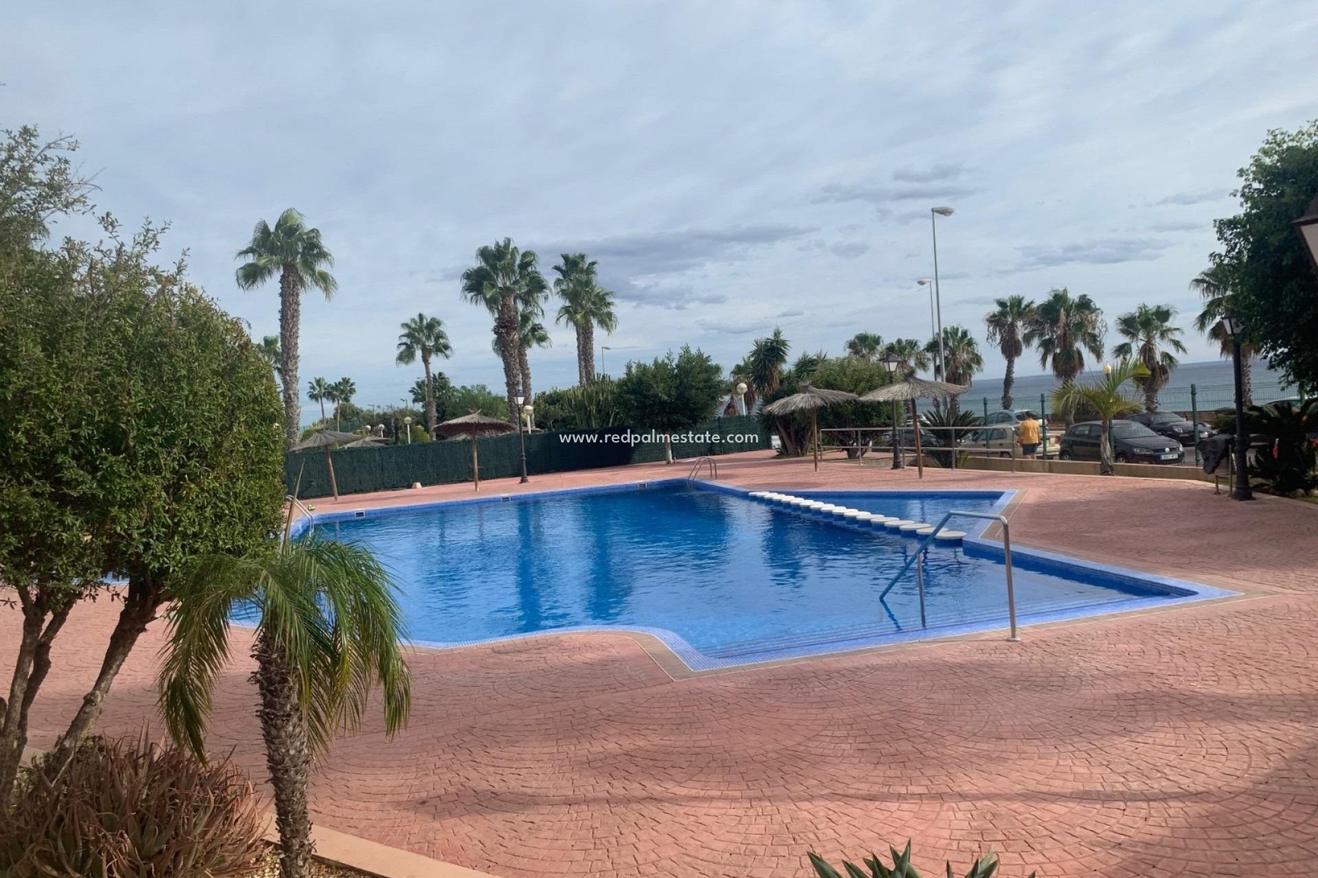 Resale - Apartment -
Orihuela Costa - Campoamor