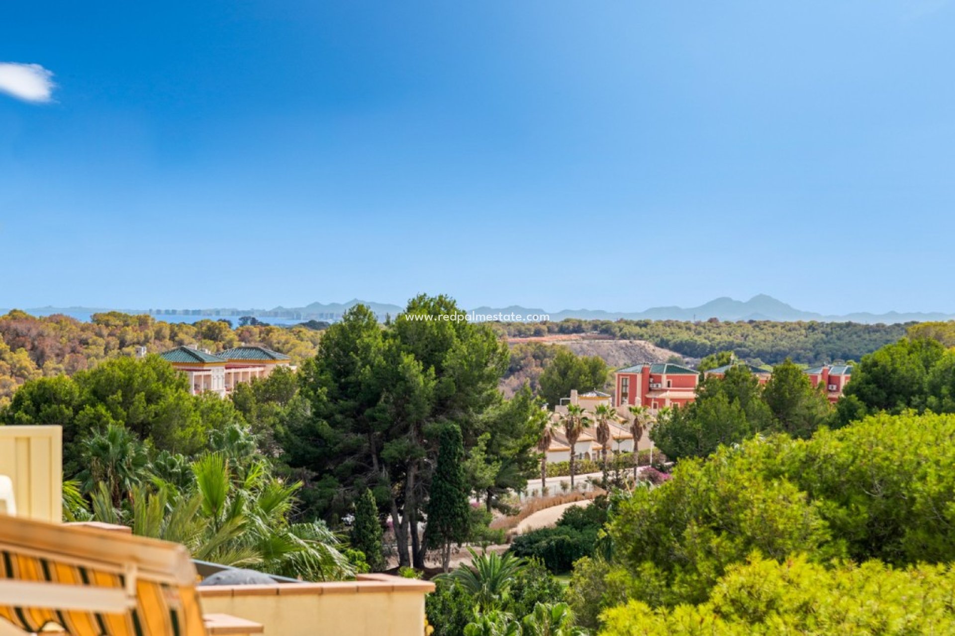Resale - Apartment -
Orihuela Costa - Campoamor