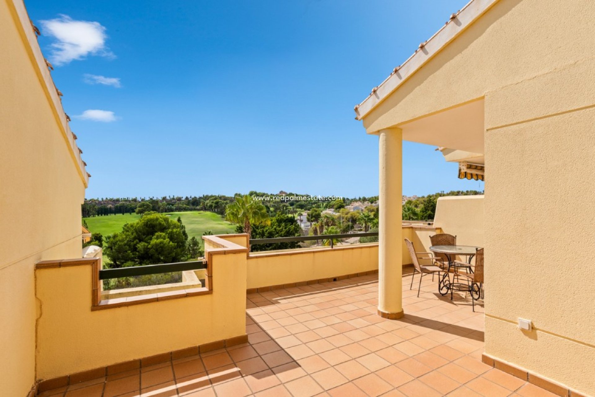 Resale - Apartment -
Orihuela Costa - Campoamor