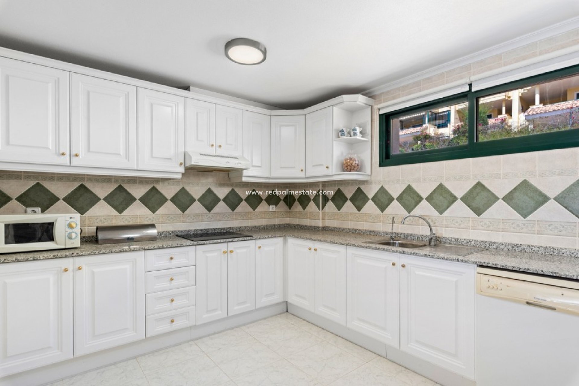 Resale - Apartment -
Orihuela Costa - Campoamor