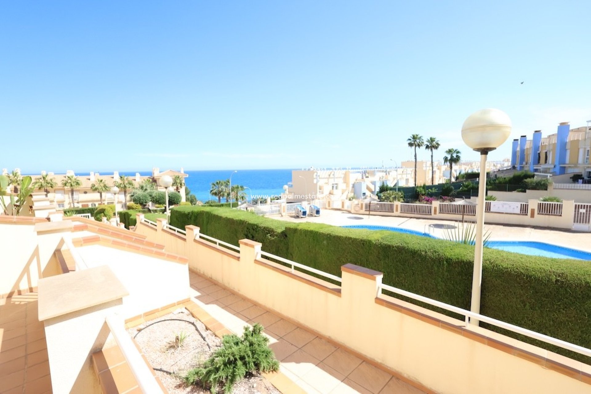 Resale - Apartment -
Orihuela Costa - Campoamor