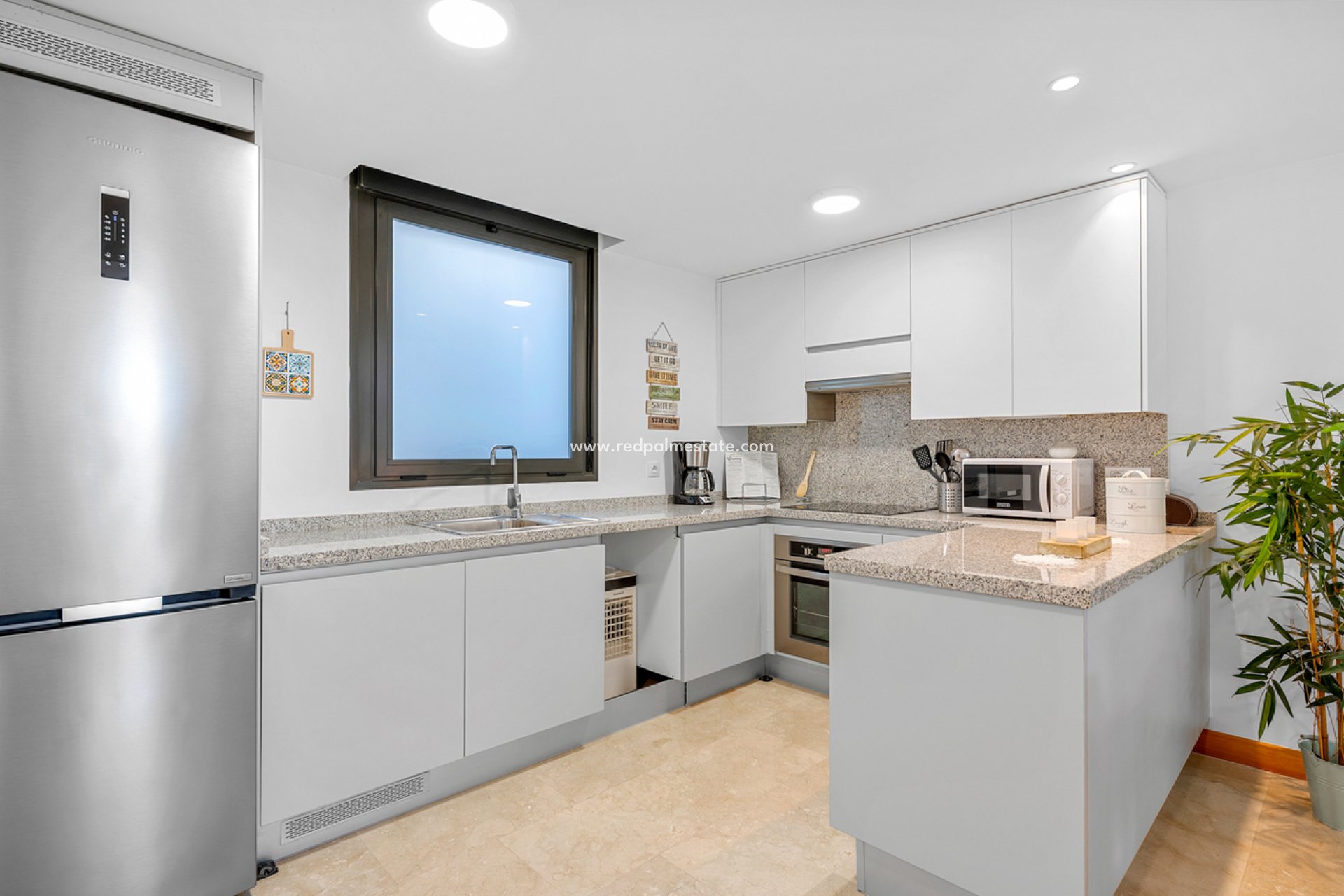 Resale - Apartment -
Orihuela Costa - Campoamor