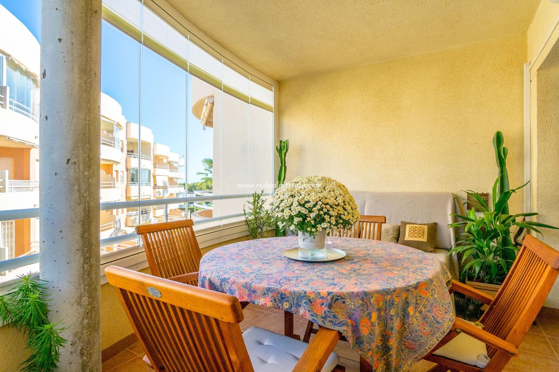 Resale - Apartment -
Orihuela Costa - Campoamor