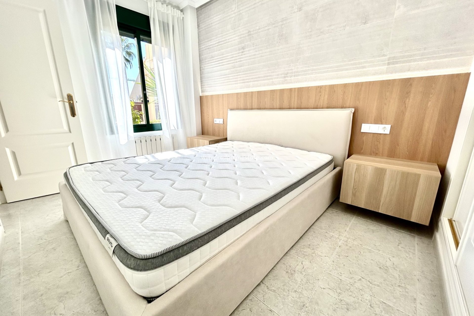 Resale - Apartment -
Orihuela Costa - Campoamor