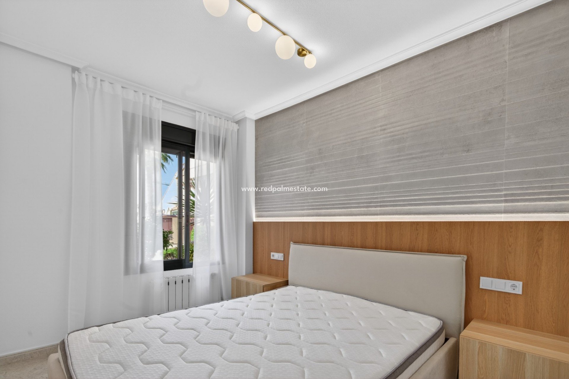 Resale - Apartment -
Orihuela Costa - Campoamor