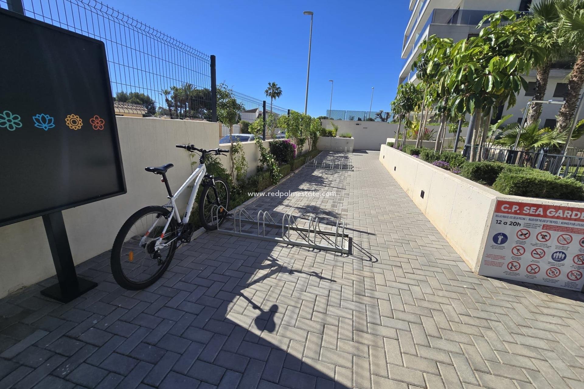 Resale - Apartment -
Orihuela Costa - Dehesa De Campoamor