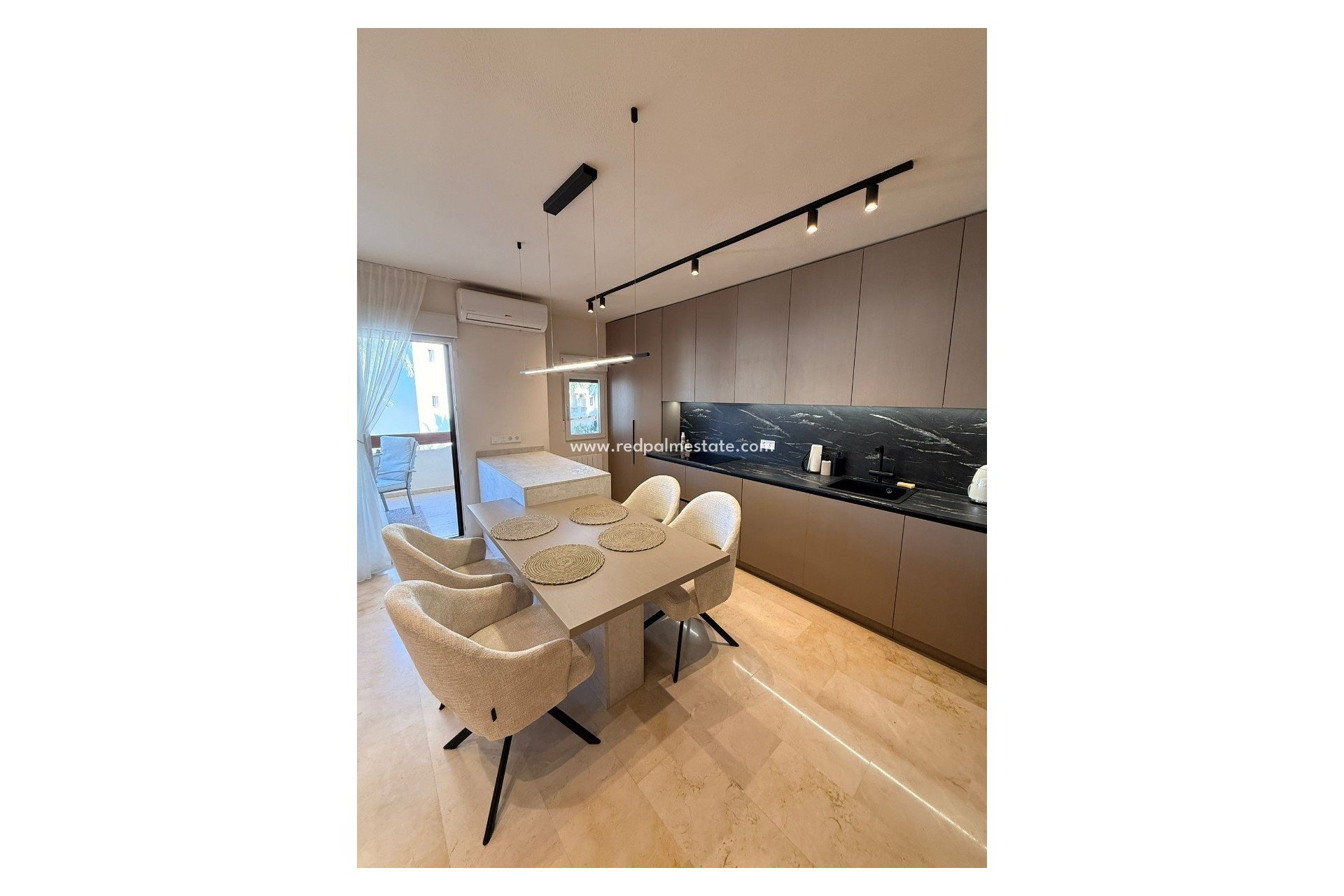 Resale - Apartment -
Orihuela Costa - Inland