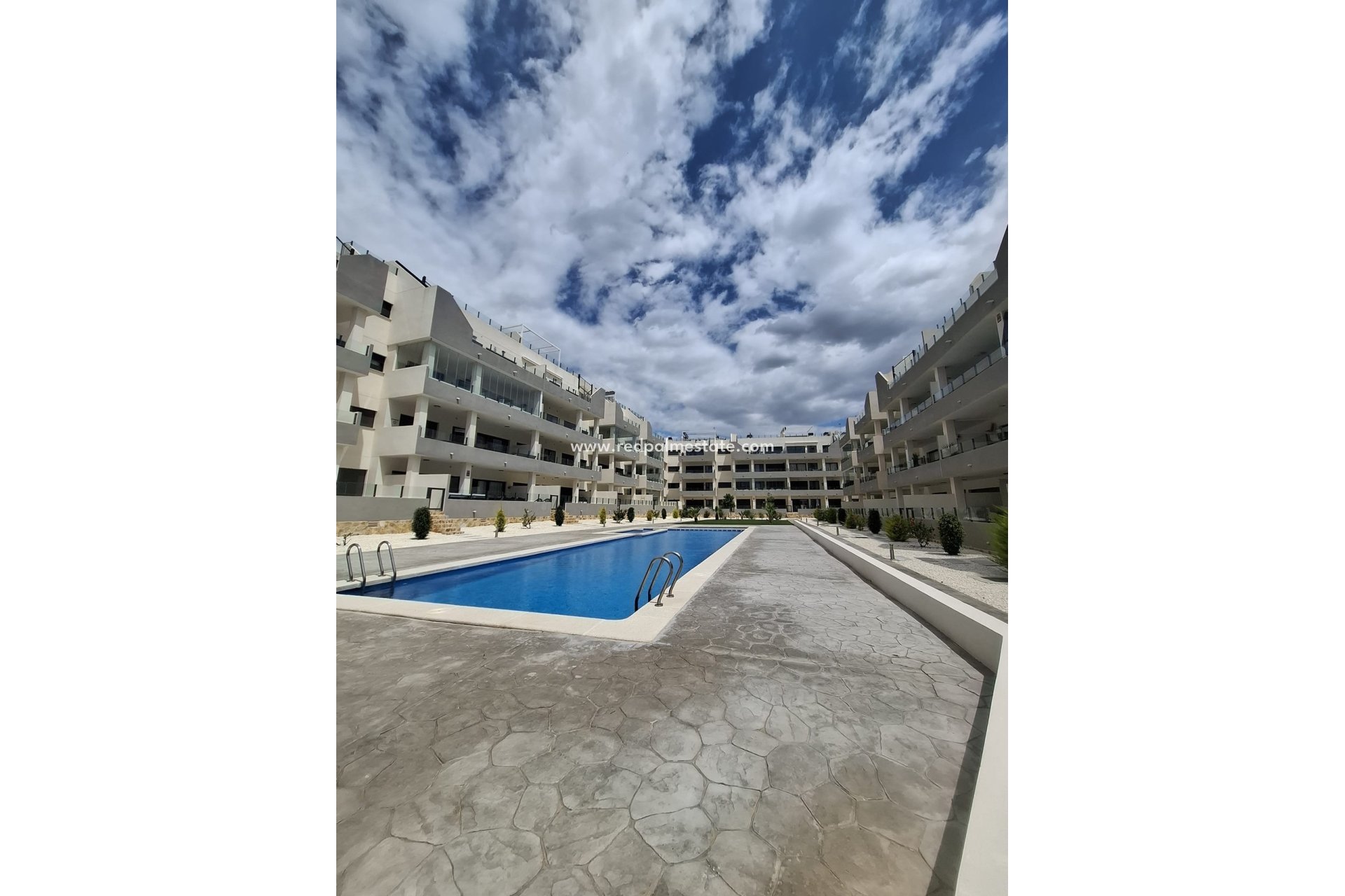 Resale - Apartment -
Orihuela Costa - Inland