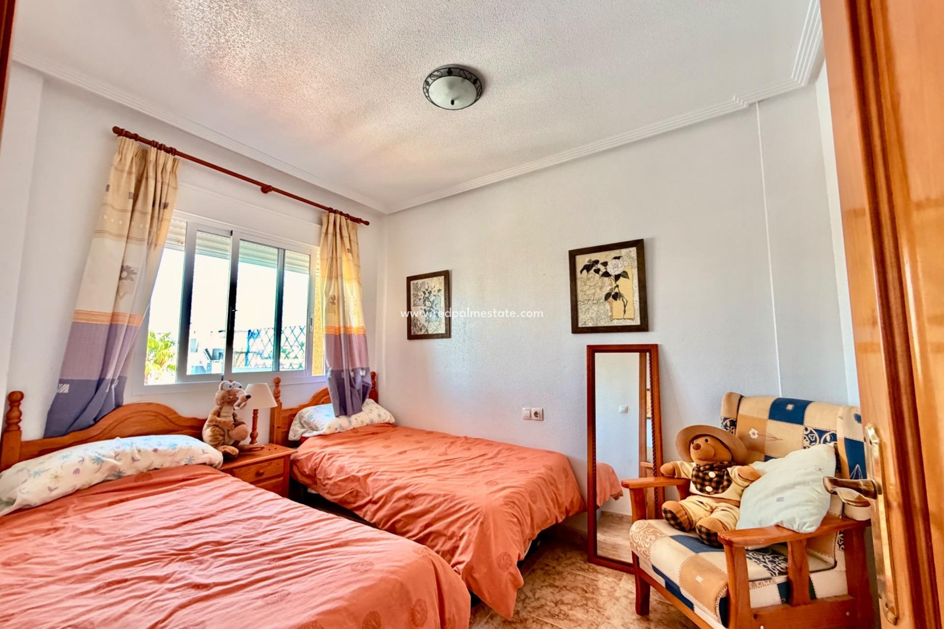 Resale - Apartment -
Orihuela Costa - La Ciñuelica - Villa Rosa
