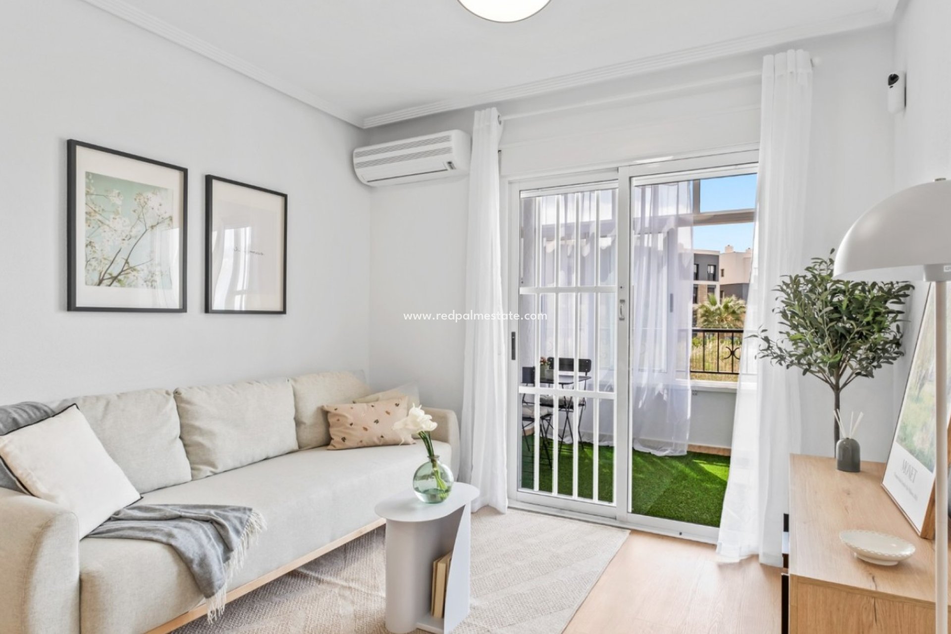 Resale - Apartment -
Orihuela Costa - La Florida