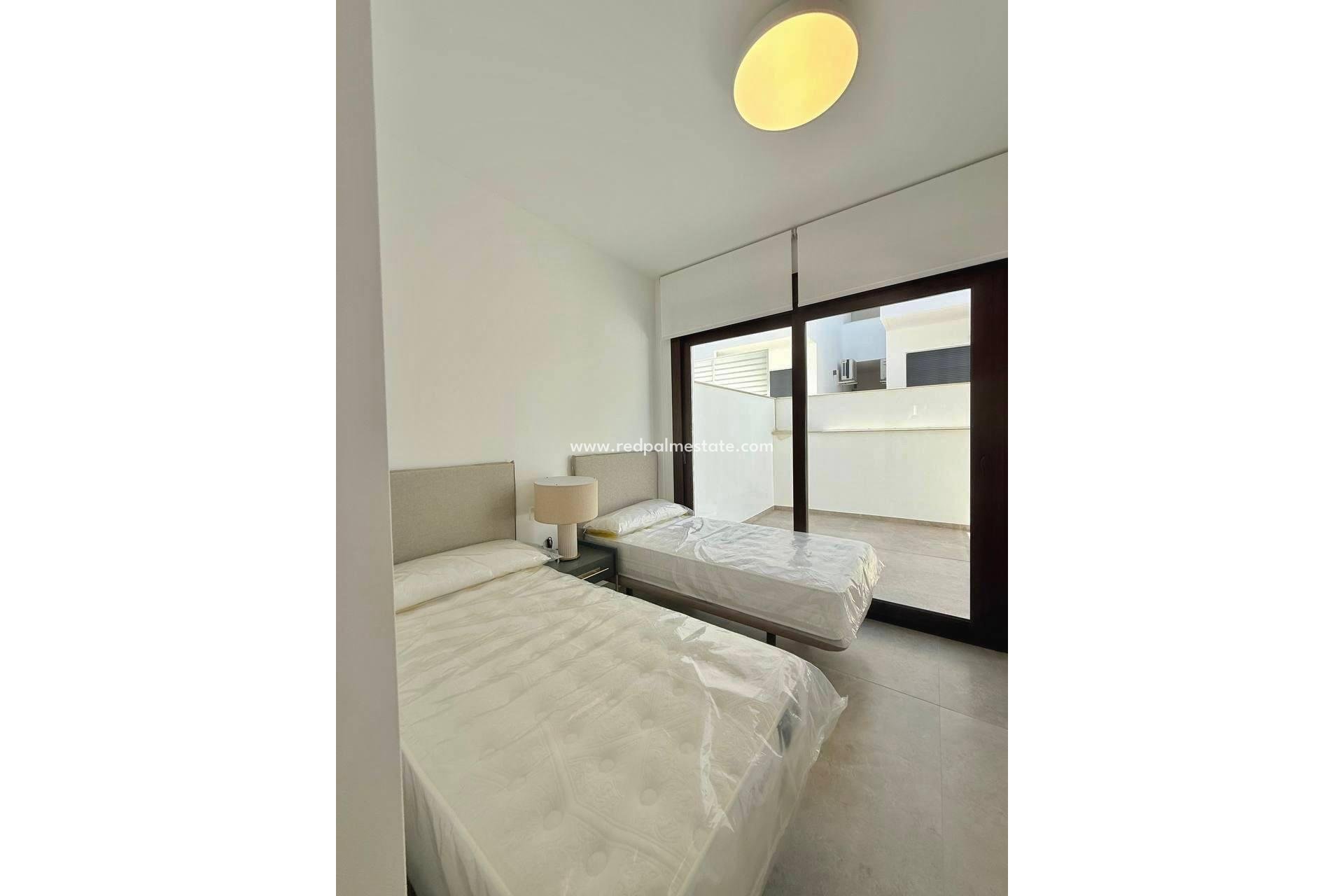 Resale - Apartment -
Orihuela Costa - La Florida