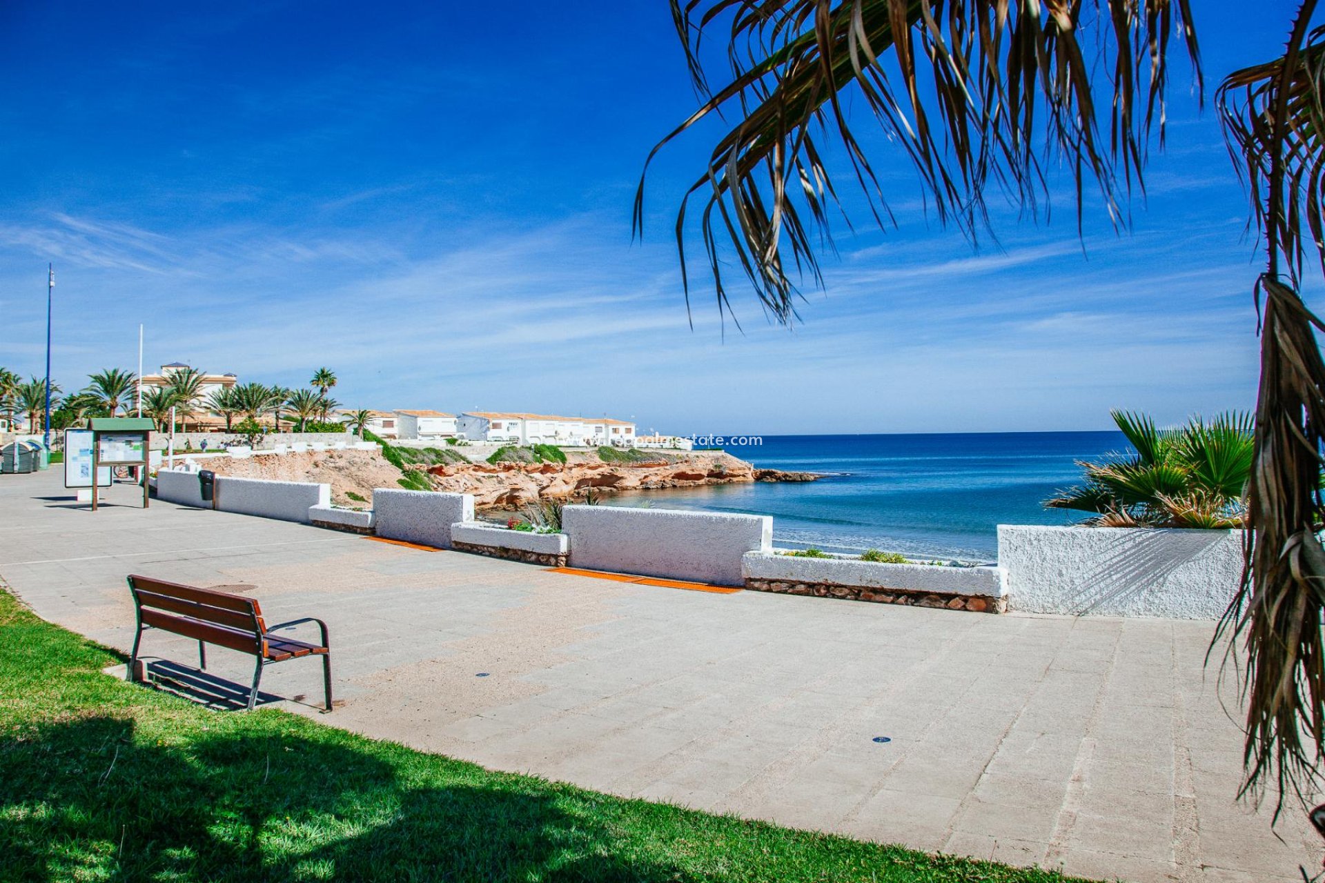 Resale - Apartment -
Orihuela Costa - La Zenia- Orihuela costa