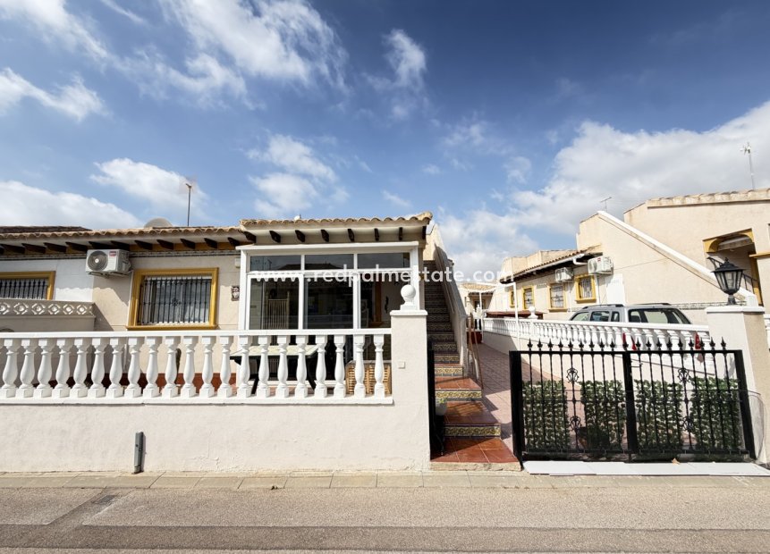 Resale - Apartment -
Orihuela Costa - La Zenia
