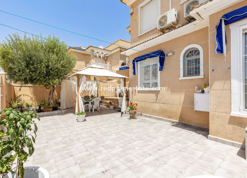 Resale - Apartment -
Orihuela Costa - La Zenia