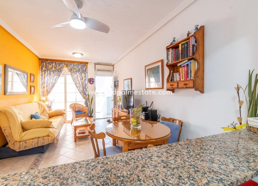 Resale - Apartment -
Orihuela Costa - La Zenia