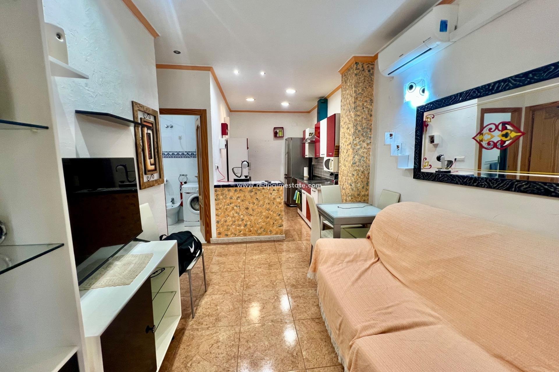 Resale - Apartment -
Orihuela Costa - La Zenia