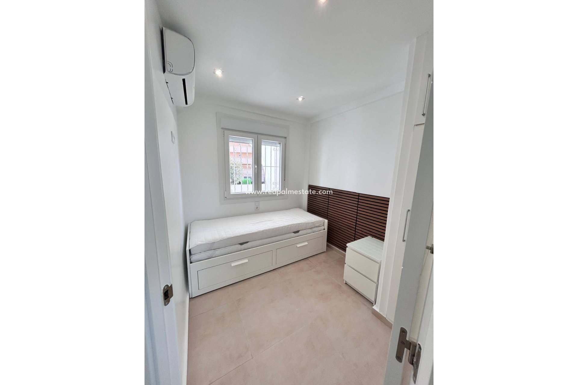 Resale - Apartment -
Orihuela Costa - La Zenia
