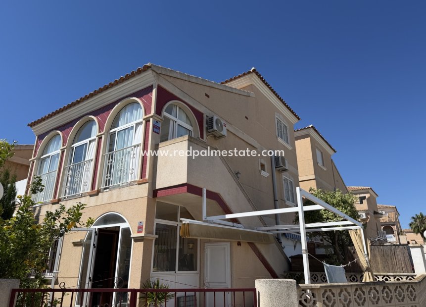 Resale - Apartment -
Orihuela Costa - La Zenia