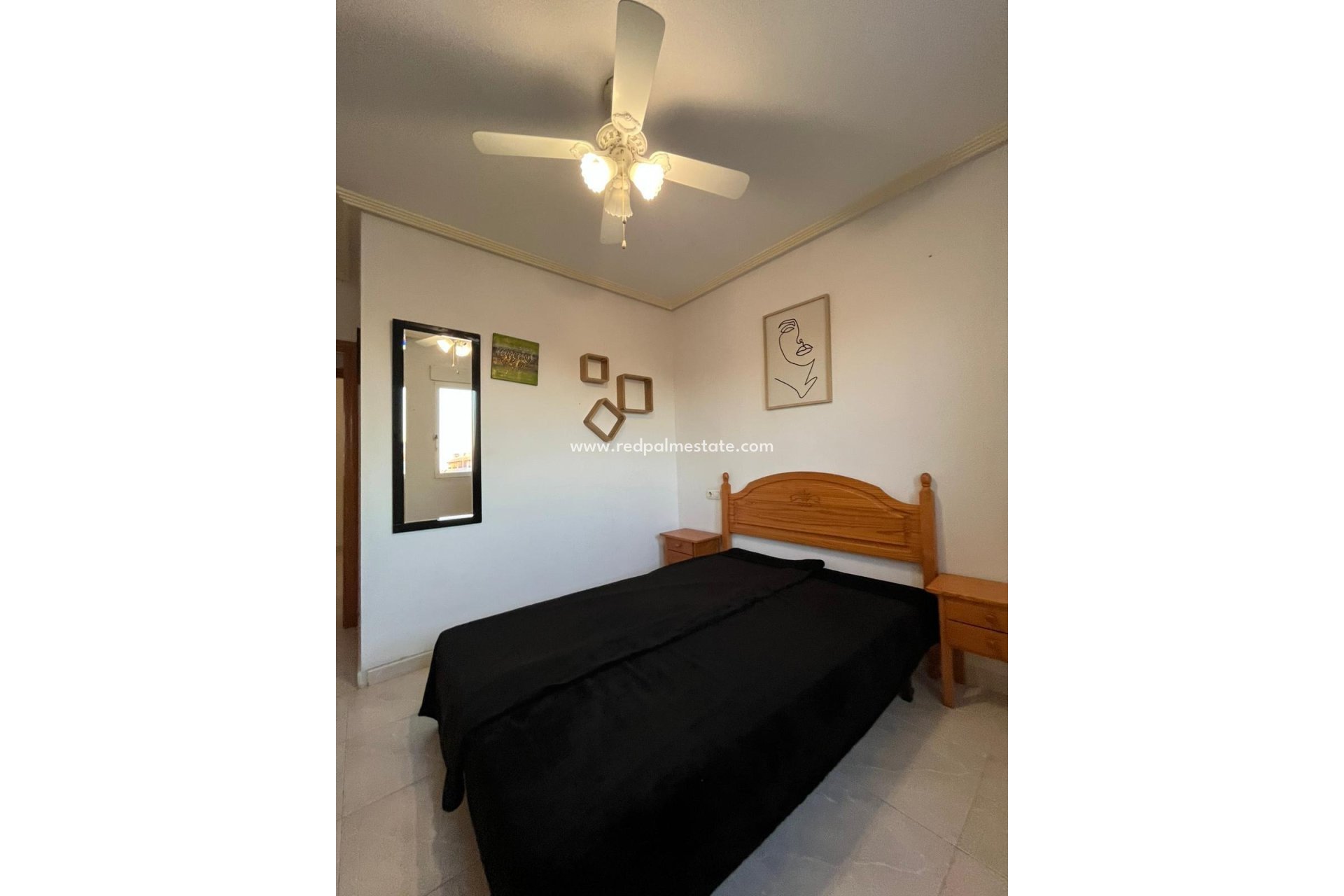 Resale - Apartment -
Orihuela Costa - Los Almendros-La Florida