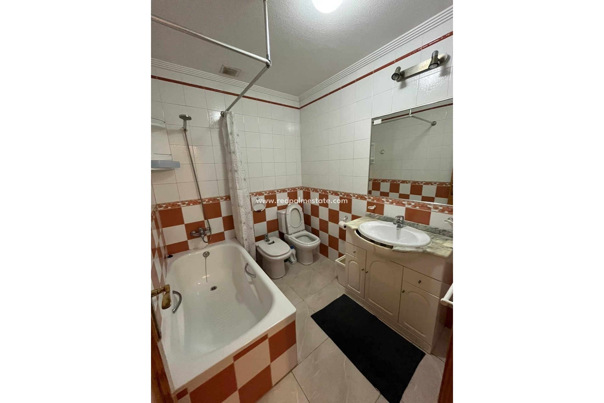 Resale - Apartment -
Orihuela Costa - Los Almendros-La Florida