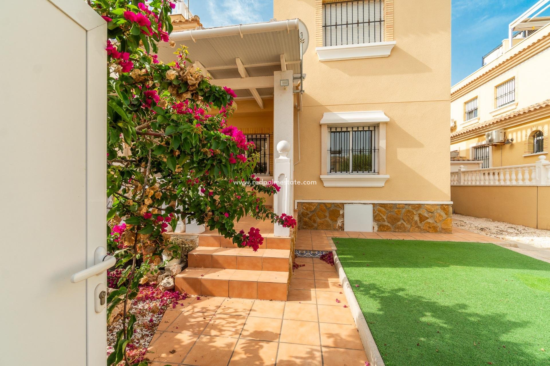 Resale - Apartment -
Orihuela Costa - Los Dolses