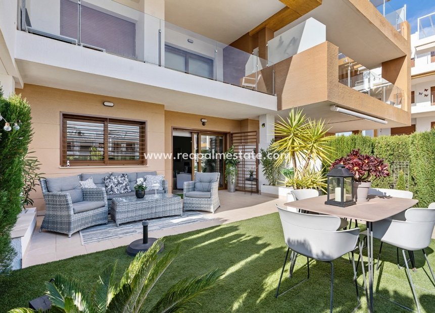 Resale - Apartment -
Orihuela Costa - Los Dolses