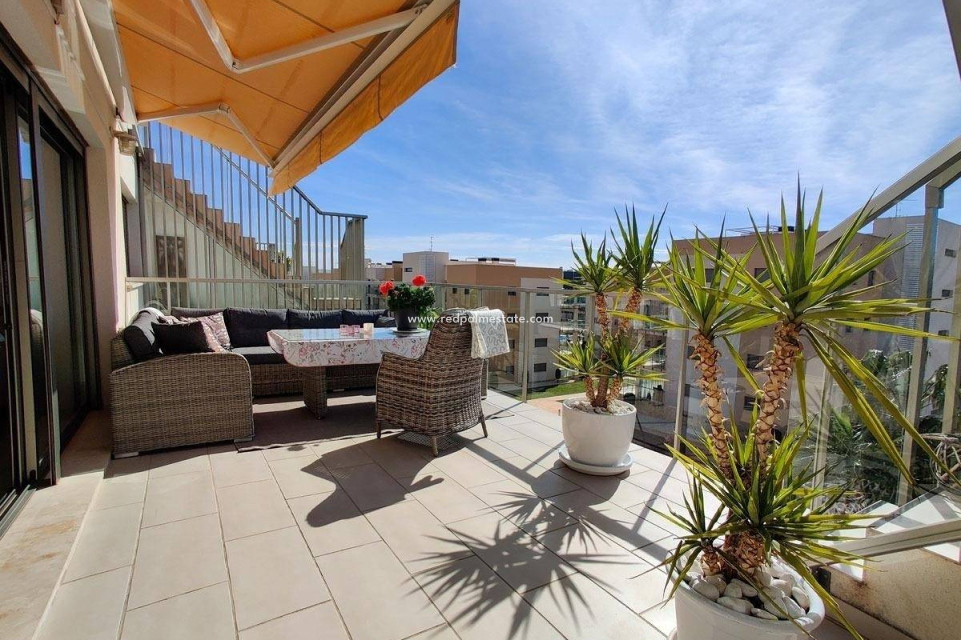 Resale - Apartment -
Orihuela Costa - Montezenia