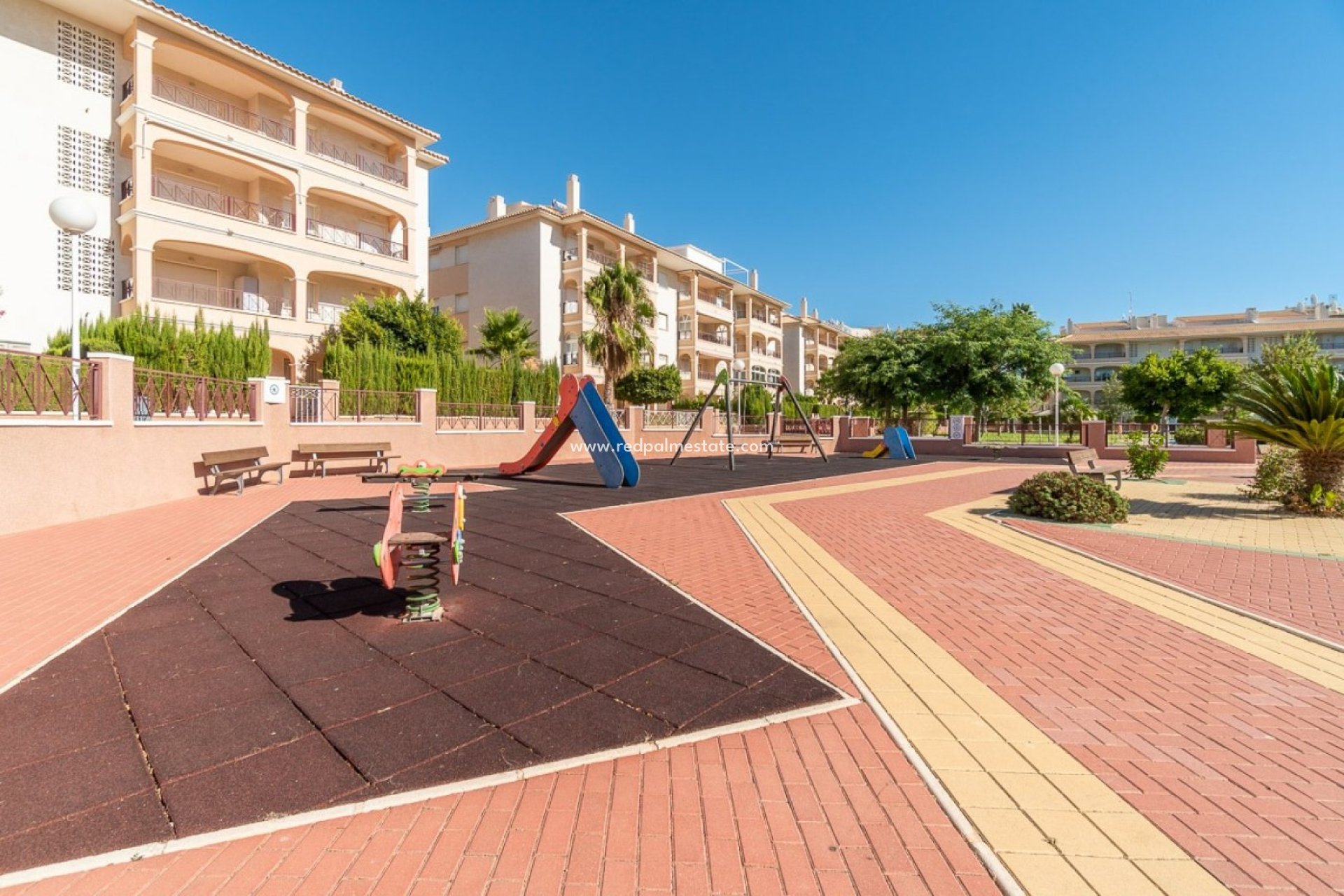 Resale - Apartment -
Orihuela Costa - Playa Flamenca