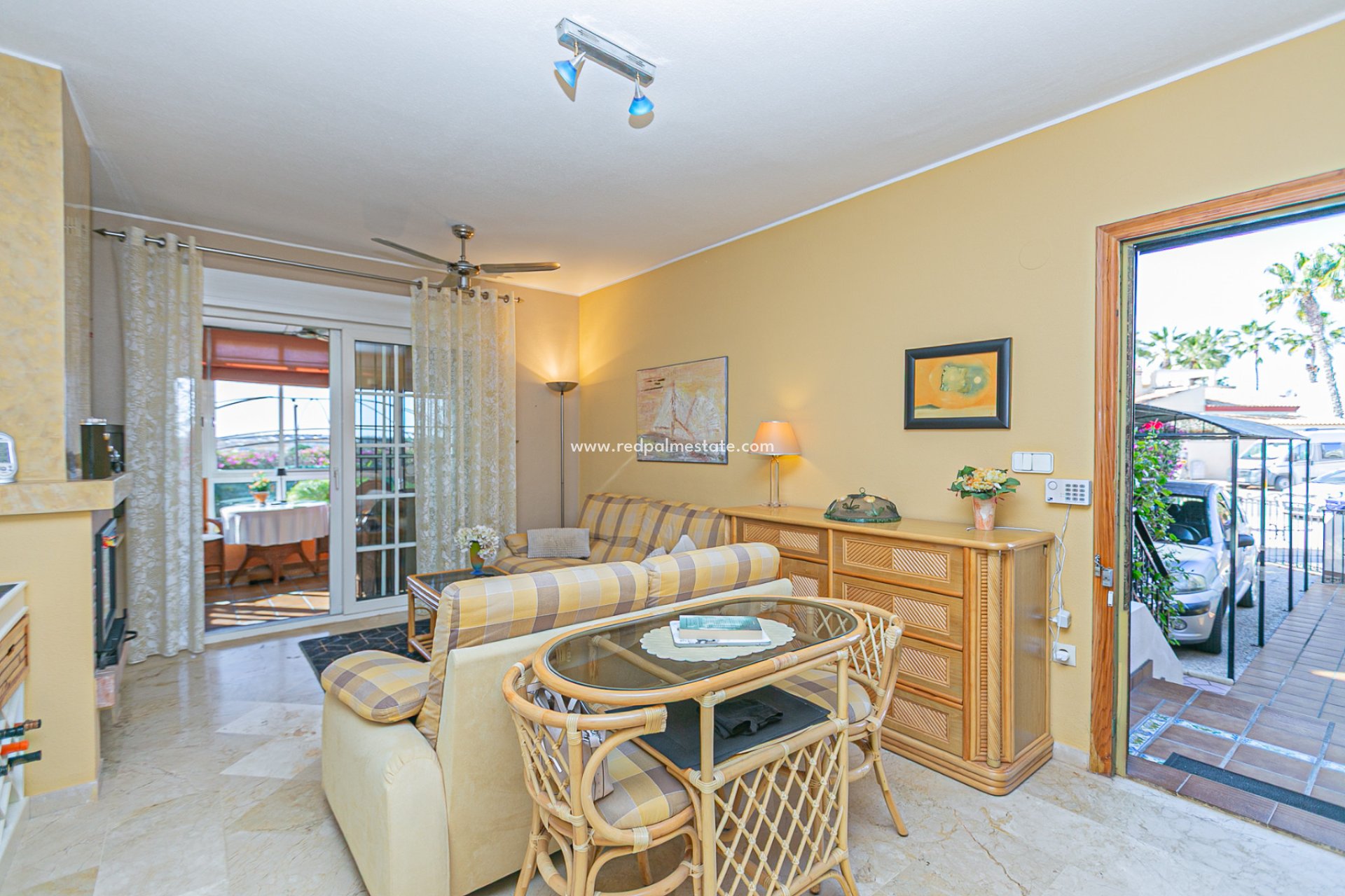 Resale - Apartment -
Orihuela Costa - Playa Flamenca