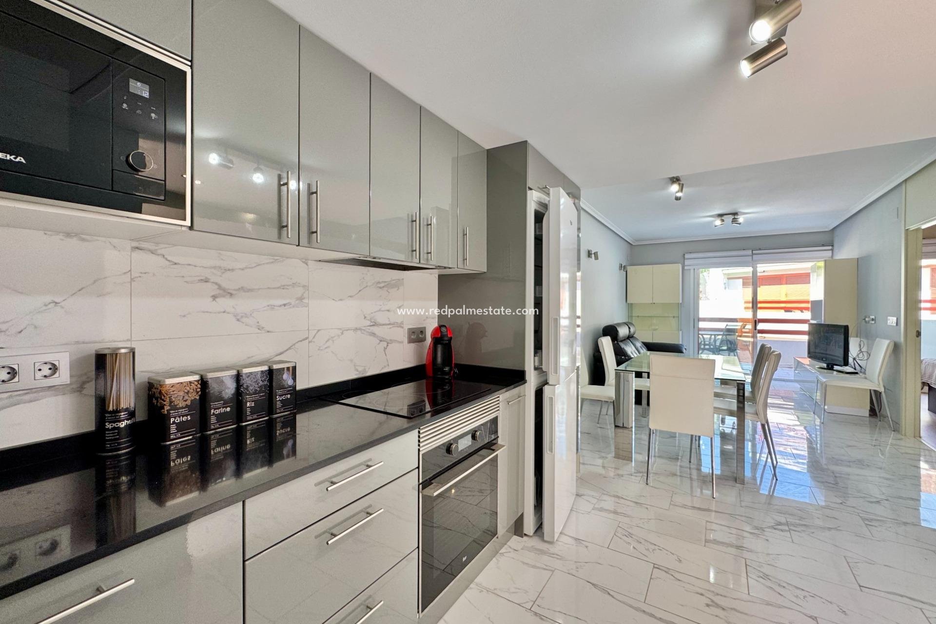 Resale - Apartment -
Orihuela Costa - Punta prima