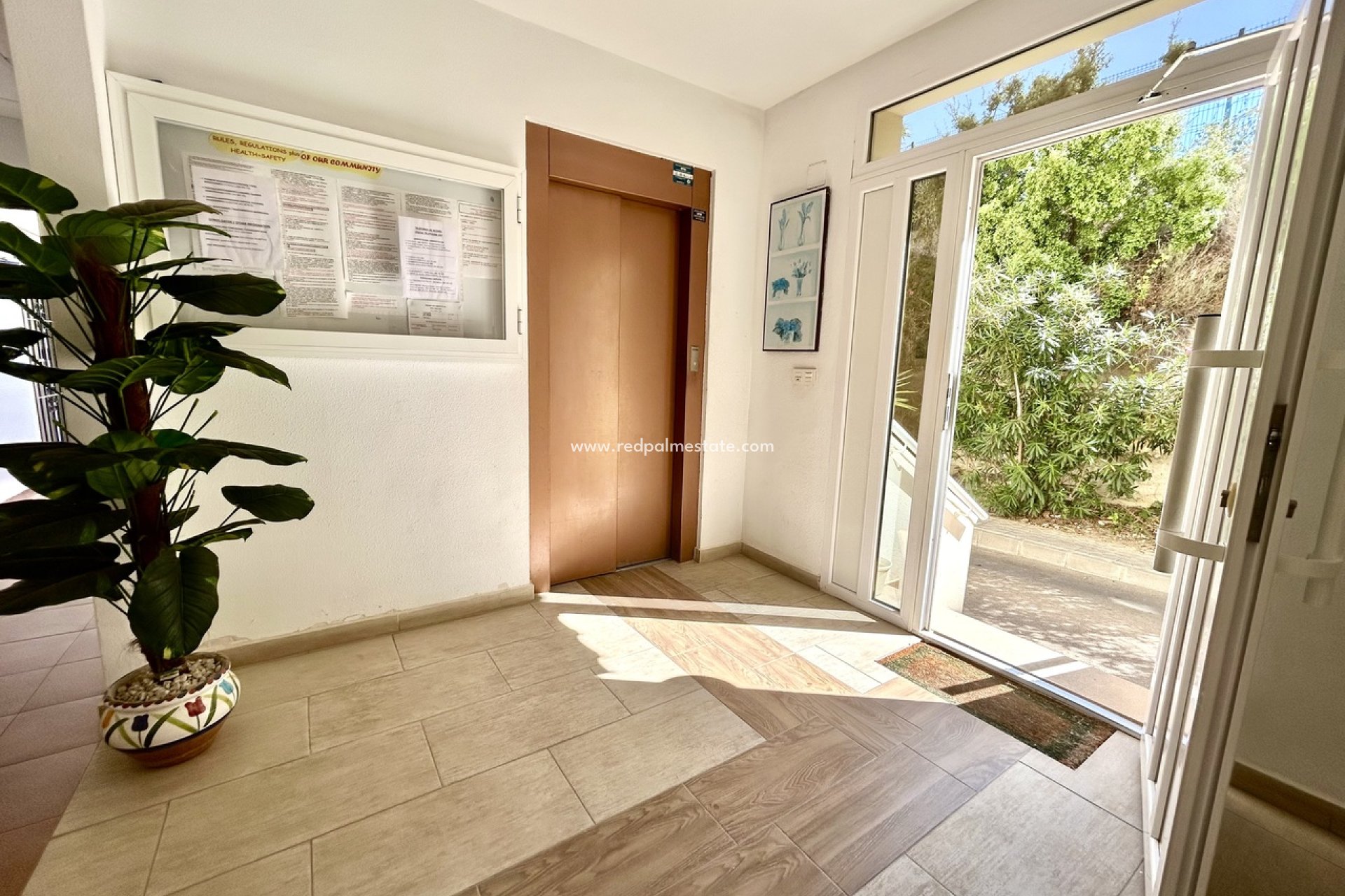 Resale - Apartment -
Orihuela Costa - Villamartín