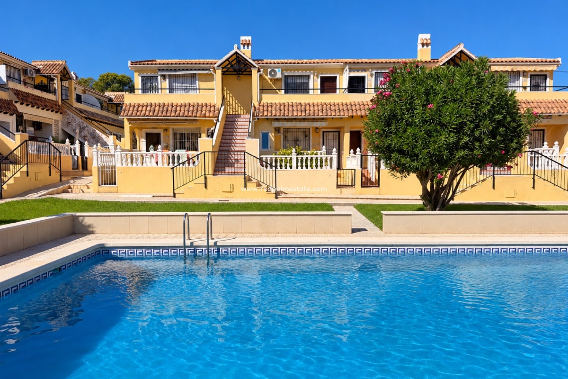 Resale - Apartment -
Orihuela Costa - Villamartín