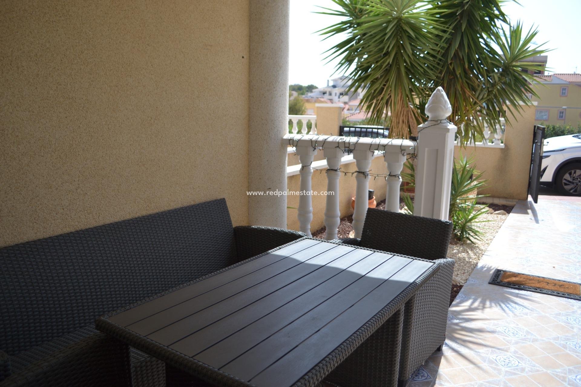Resale - Apartment -
Orihuela Costa - Villamartín