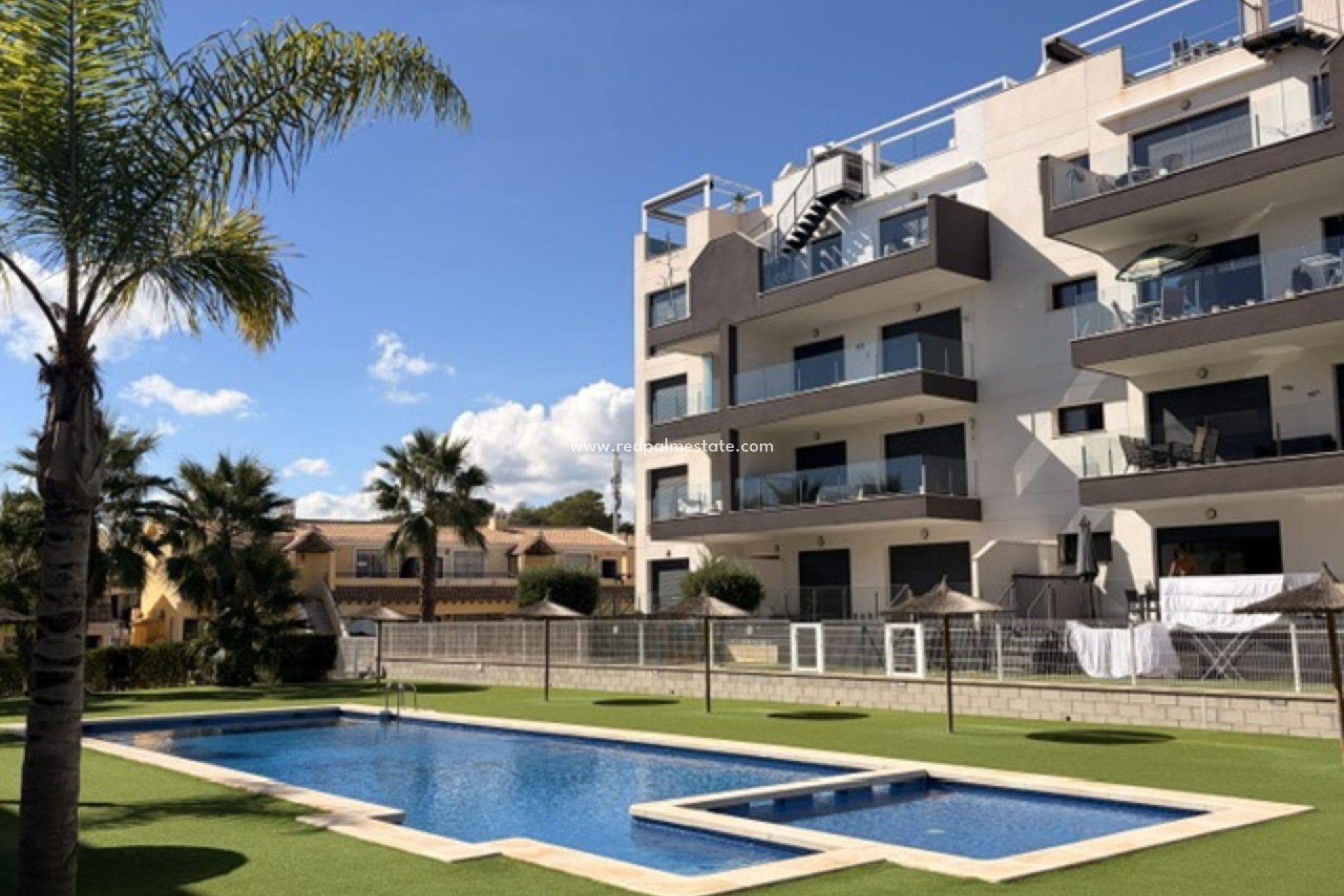 Resale - Apartment -
Orihuela Costa - Villamartín