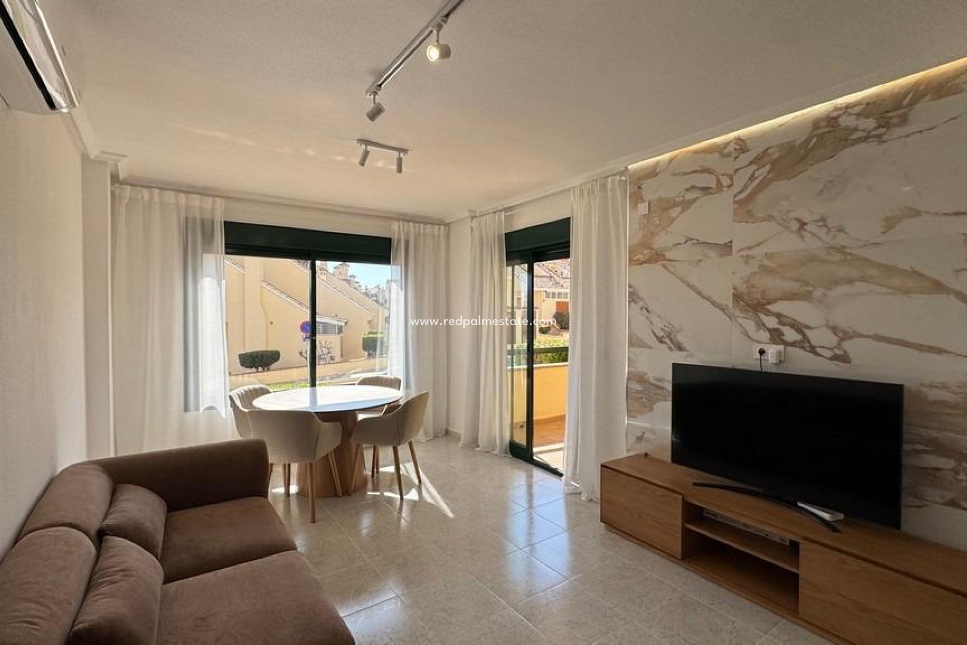 Resale - Apartment -
Orihuela Costa - Villamartín