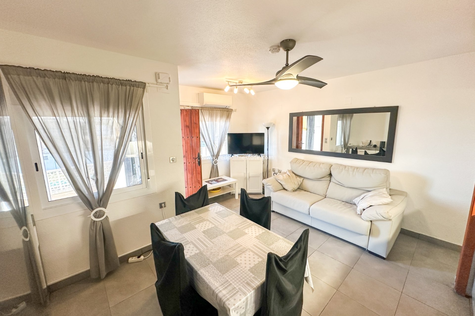 Resale - Apartment -
Orihuela Costa - Villamartín