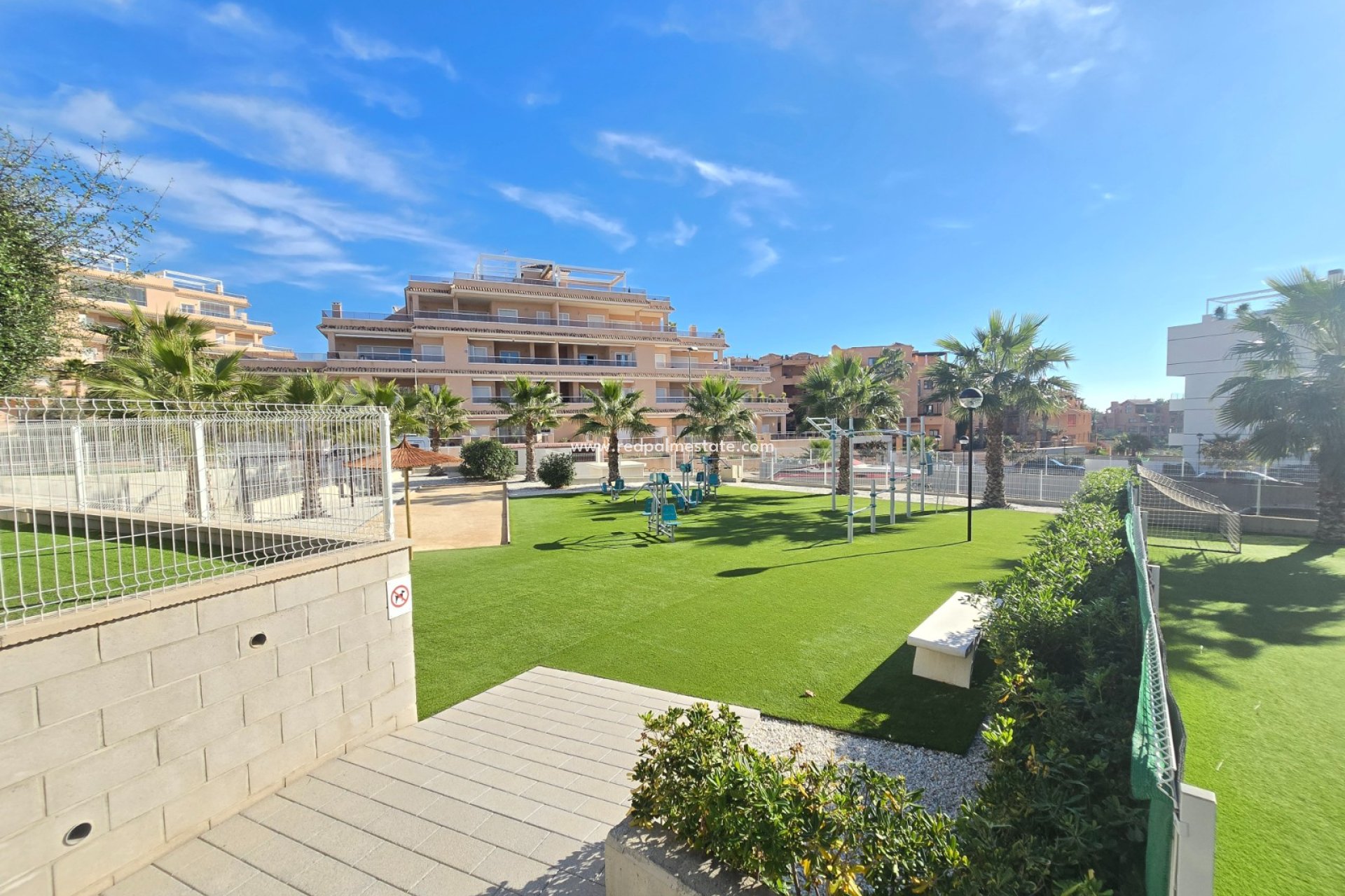 Resale - Apartment -
Orihuela Costa - Villamartín *