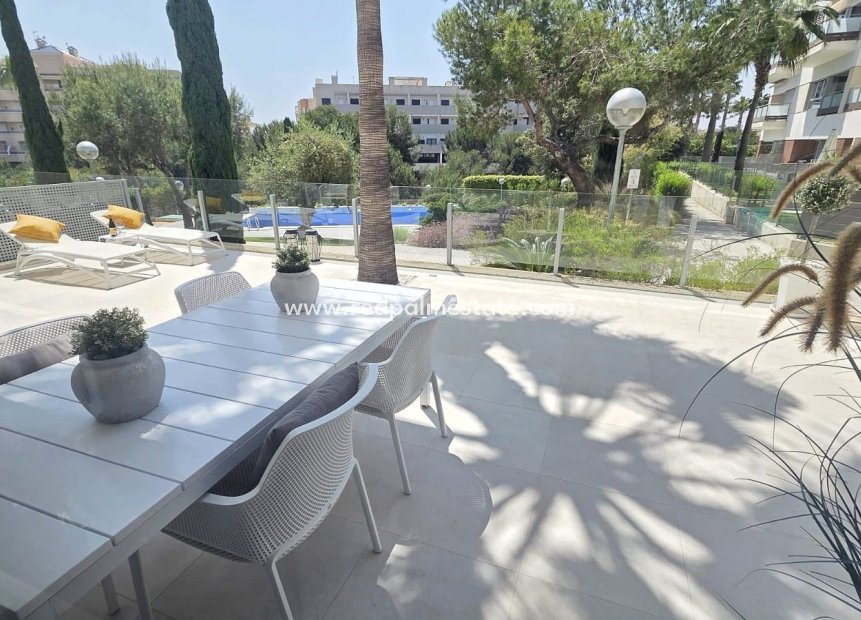 Resale - Apartment -
Orihuela Costa - Villamartín