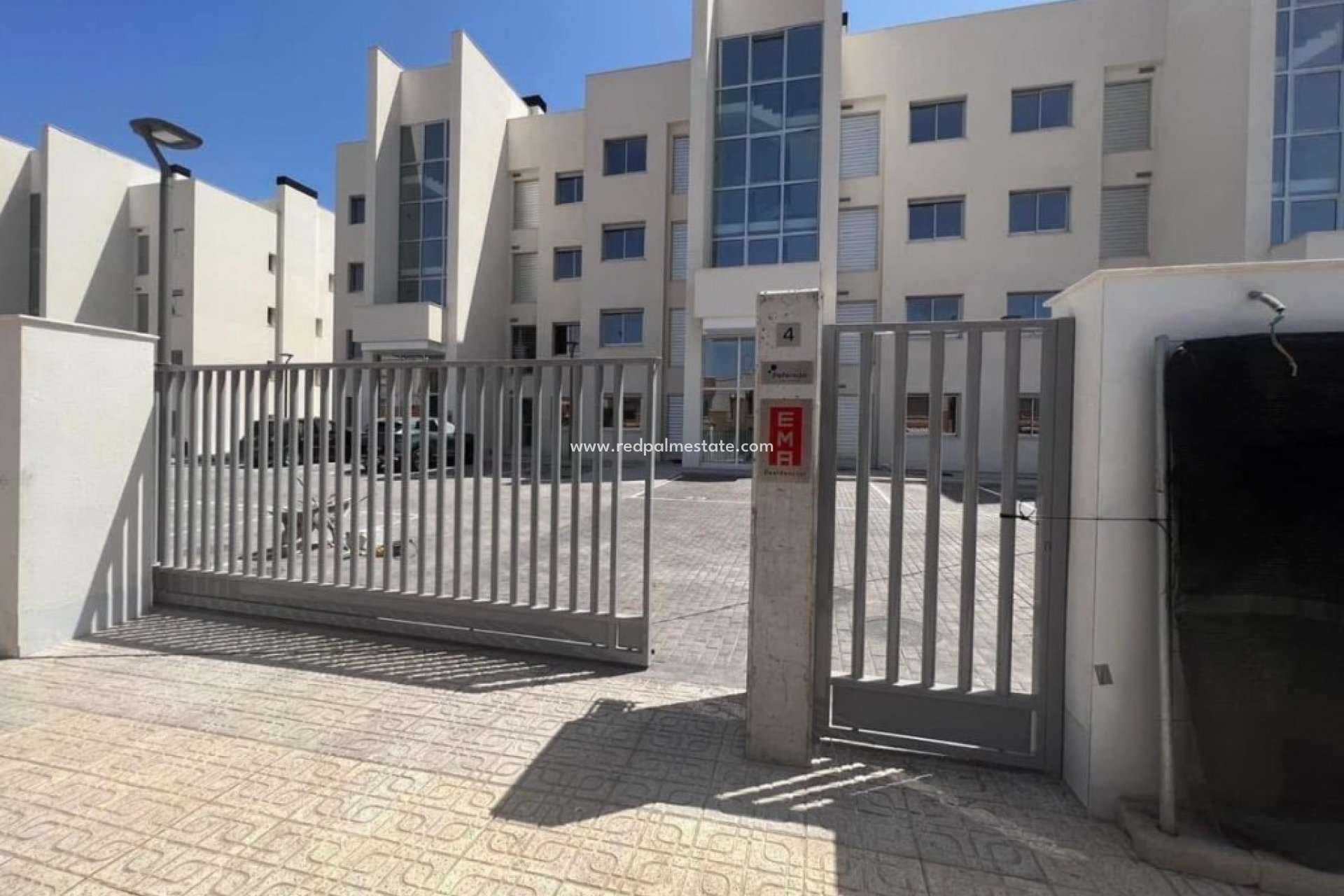 Resale - Apartment -
Orihuela Costa - Villamartín