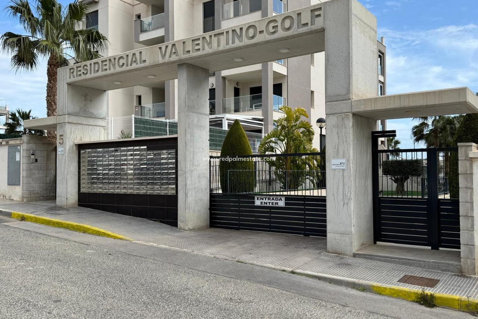 Resale - Apartment -
Orihuela Costa - Villamartín