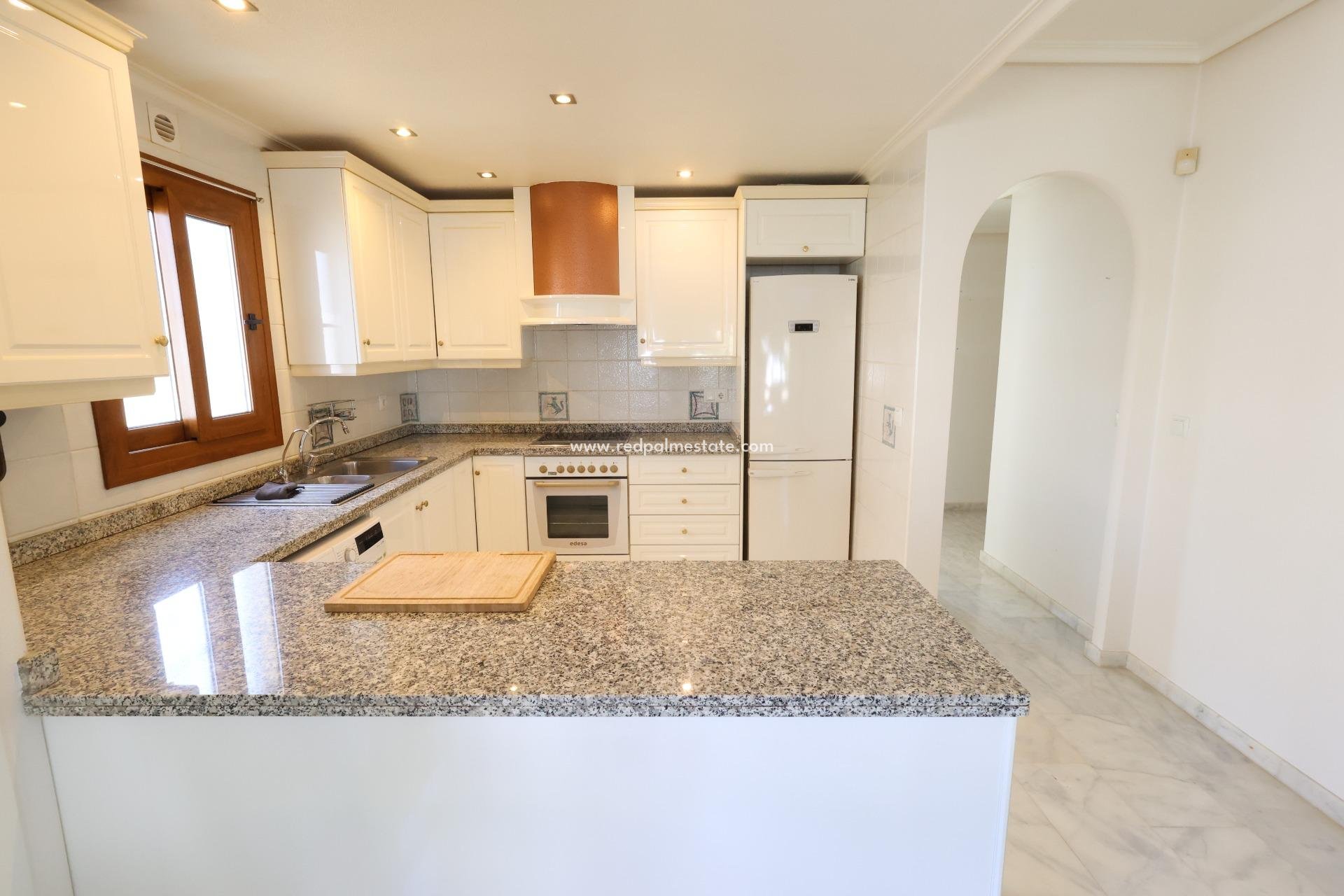 Resale - Apartment -
Orihuela Costa - Villamartín